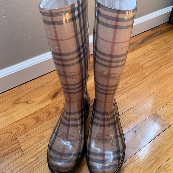Burberry Rain boots- mid calf size 8 - Picture 3 of 6